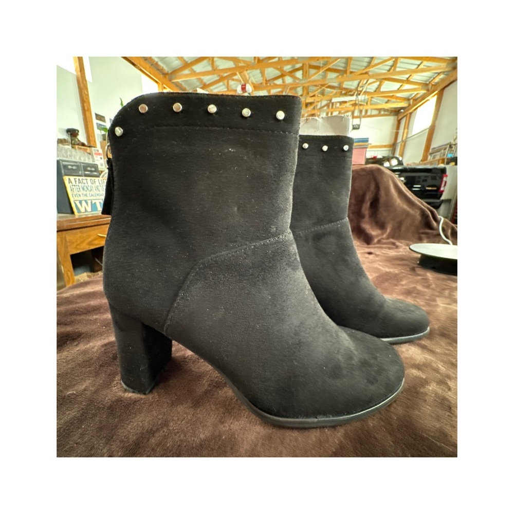 Chinese Laundry ankle boots size 7